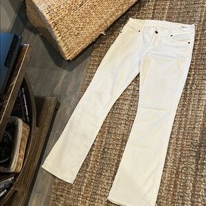 Citizens of Humanity Women’s White Low Waisted Flare Jean 
Size 29